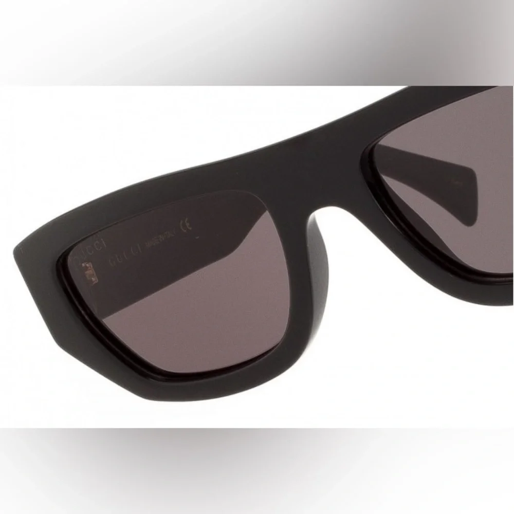 New - GUCCI GG1134S 002 square sunglass comes shiny black frame with dar…